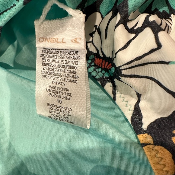 O’Neill Girl Surf Suit - Picture 3 of 3